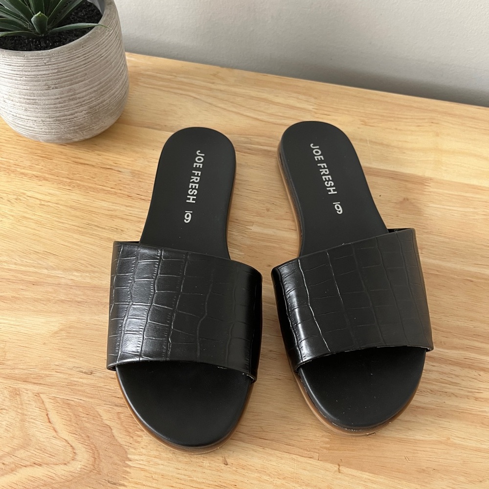 🌸 3/$25 Joe Fresh - Slide Sandals